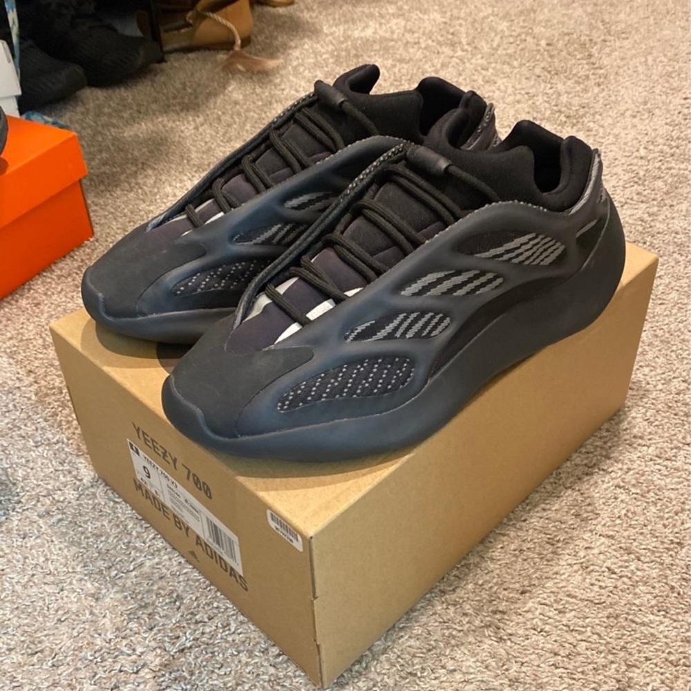 Adidas Yeezy 700 Dark Glow